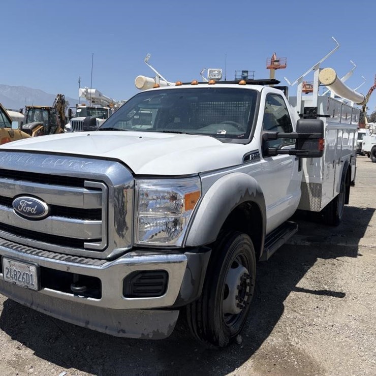 2011 FORD F550