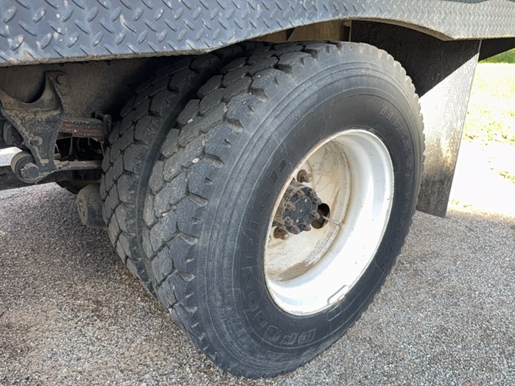 2005-ford-f750-image-12