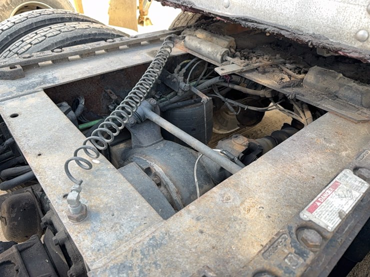 2004-caterpillar-c15-image-14