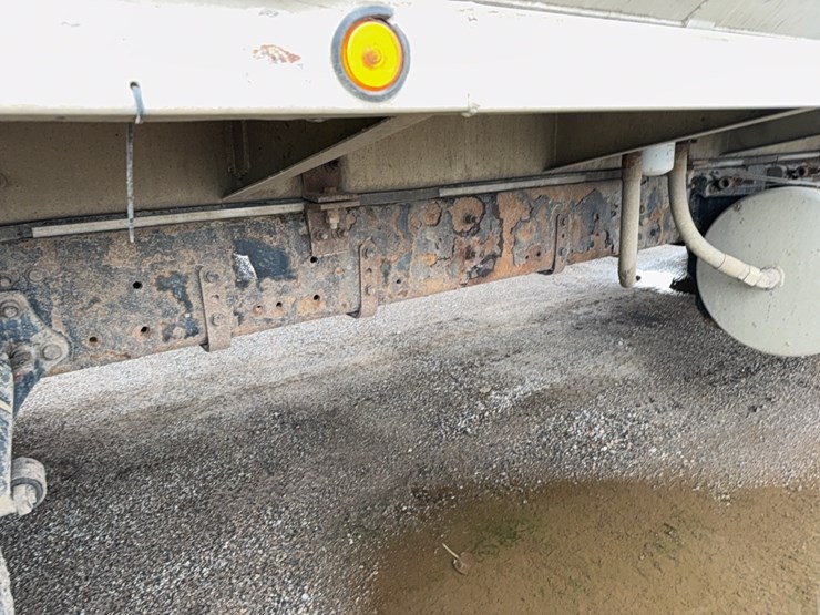 2007-freightliner-bulk-feed-truck-image-23