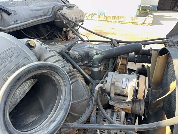 2004-caterpillar-c15-image-6