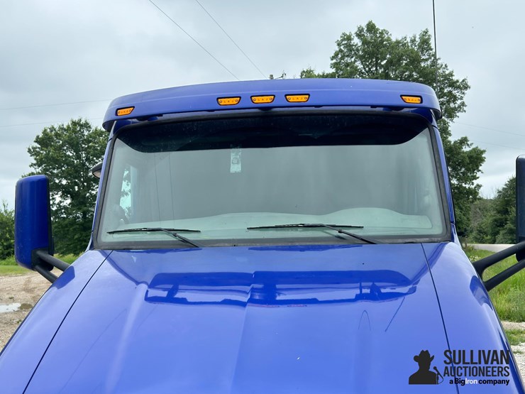 2020-peterbilt-579-image-11