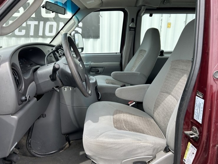 2005-ford-e350-xlt-sd-image-17
