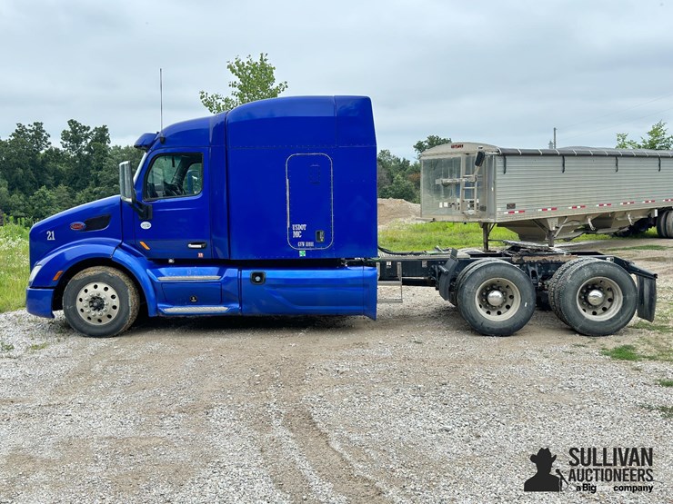 2020-peterbilt-579-image-8