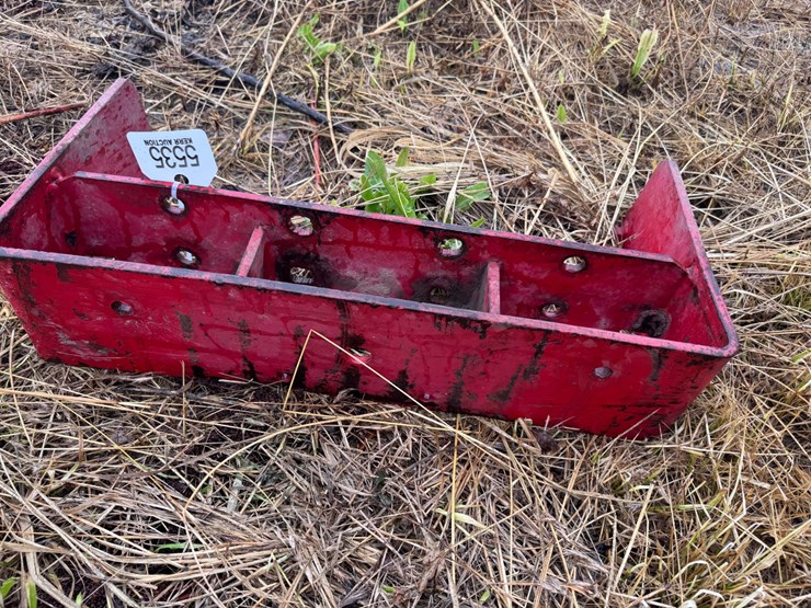#5535-•-mf-1130-front-weight-bracket-image-1