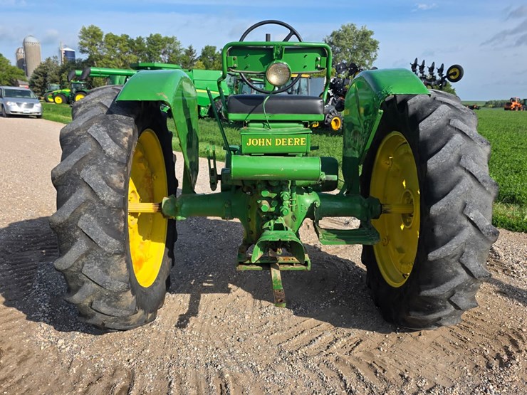 john-deere-b-image-13