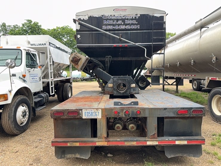 2010-behnke-b&b-dry-fert-trailer-image-11