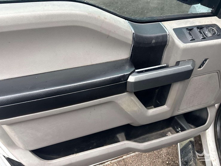 2015-ford-f150-image-13