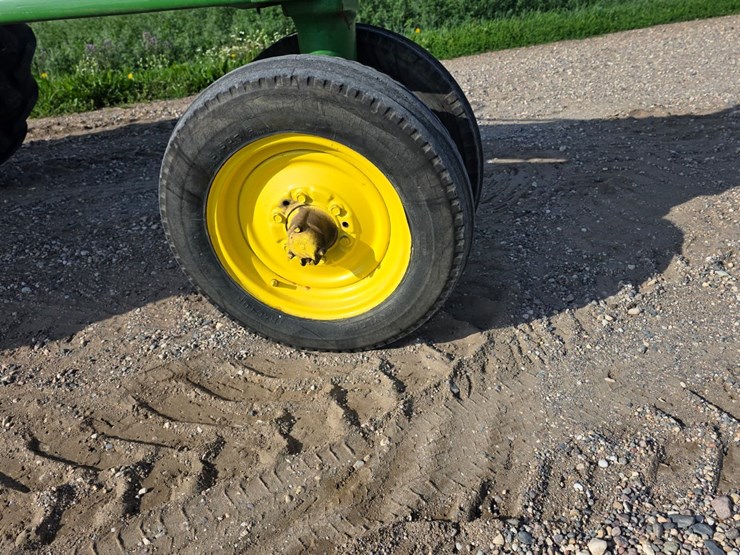 john-deere-b-image-15