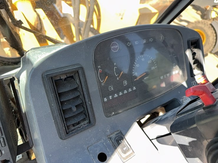 jd-444g-end-loader-image-30