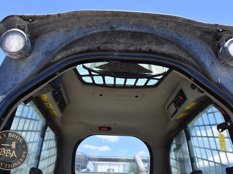 2023-caterpillar-299d3-image-48