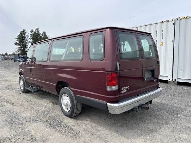 2005-ford-e350-xlt-sd-image-3