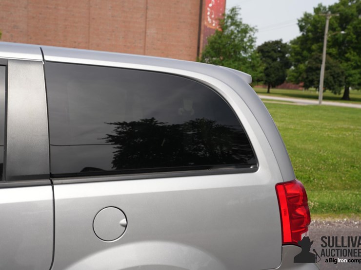 2017-dodge-grand-caravan-image-17