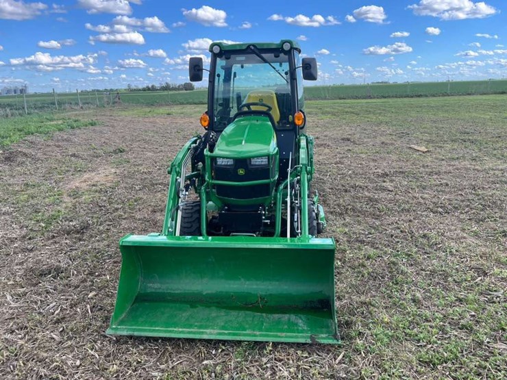 2025-john-deere-2025r-image-19