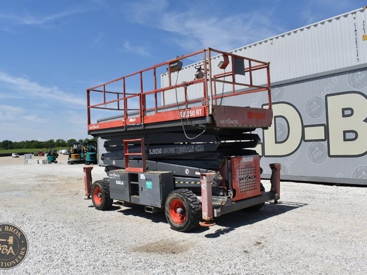 skyjack-sj9250rt-image-9
