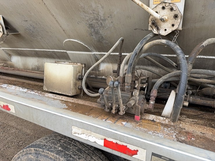 hensley-bulk-body-trailer-image-21