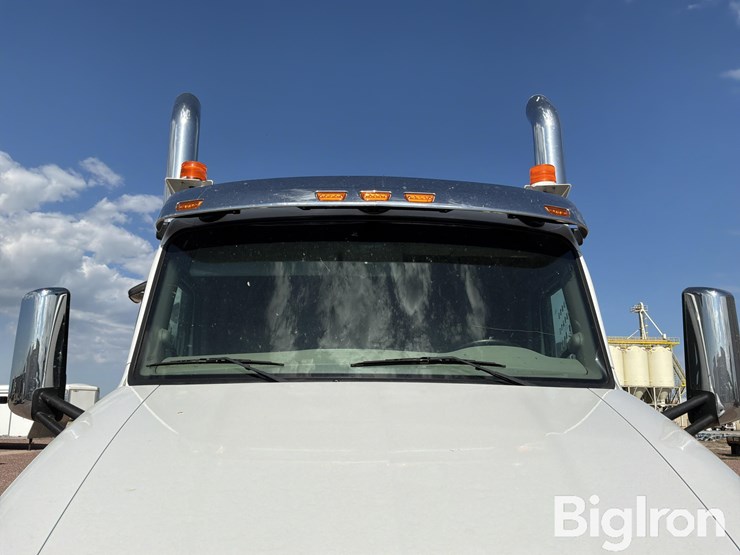 2020-peterbilt-579-image-11