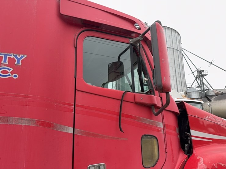 1999-freightliner-century-series-semi-tractor-image-14