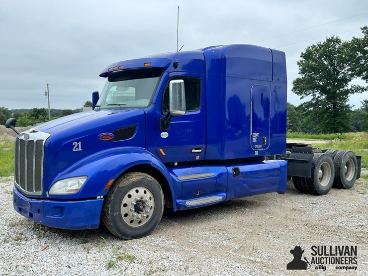 2020-peterbilt-579-image-1