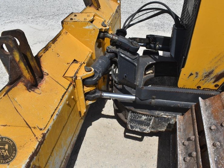 2022-deere-650k-lgp-image-19