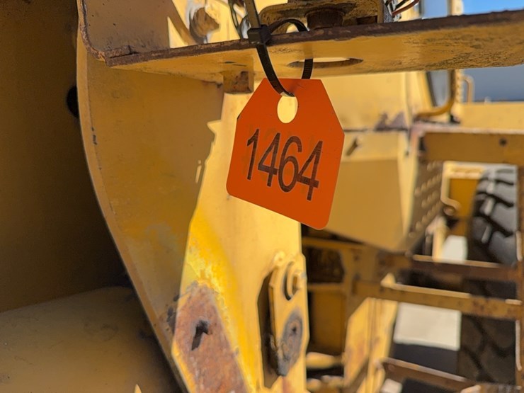 jd-444g-end-loader-image-4