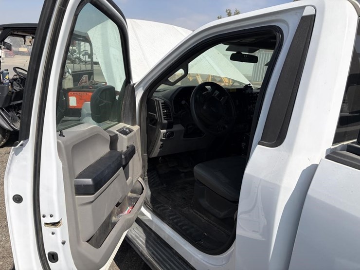 2018-ford-f150-image-17