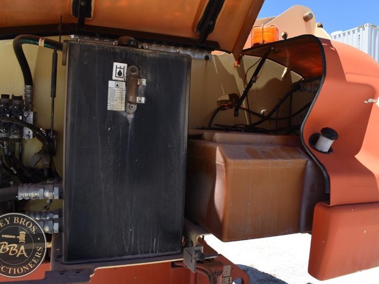 2005-jlg-400s-image-14