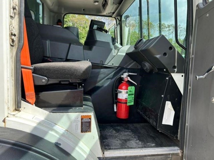 2020-mack-terrapro-tri/a-garbage-truck-1m2te1gc0lm-image-28