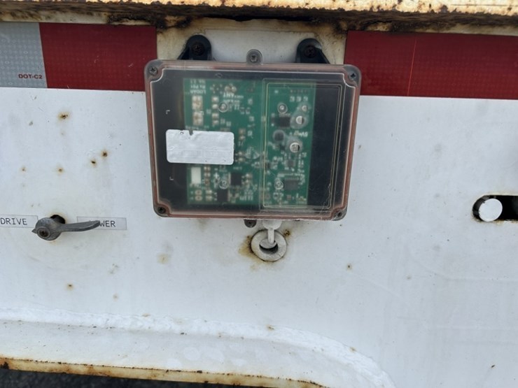 2014-trail-eze-te70xt-t/a-hydraulic-tail-trailer-image-18