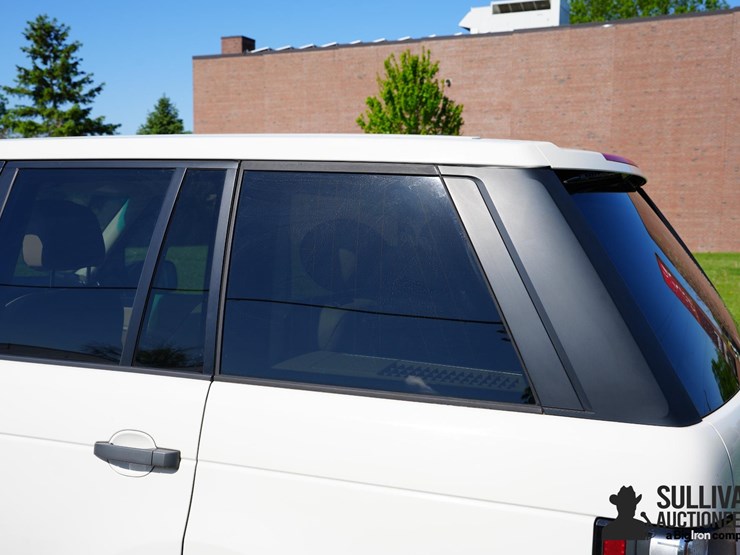 2010-land-rover-range-rover-hse-image-18