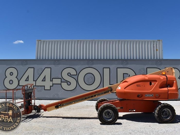 2005-jlg-400s-image-2