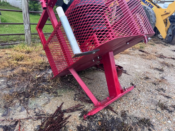 #5536-•-ih-806-3pt-seat-with-canopy-image-8