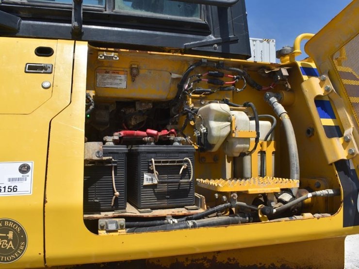 2020-komatsu-d61pxi-24-image-46