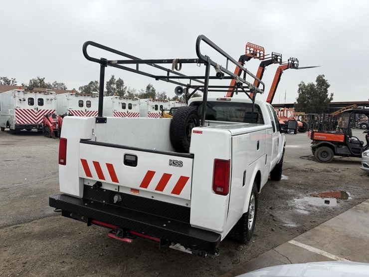 2011-ford-f350-image-3