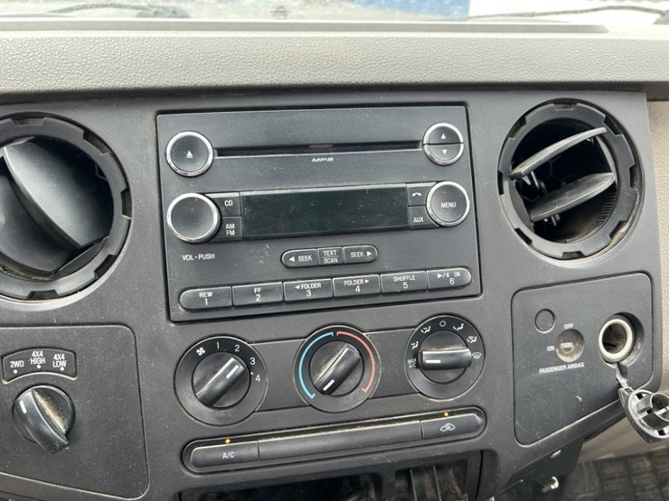 2010-ford-f250-xl-image-23