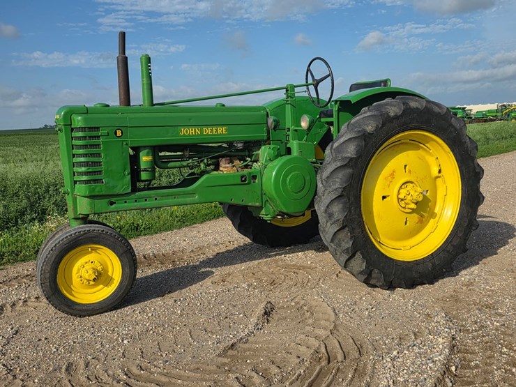 john-deere-b-image-2