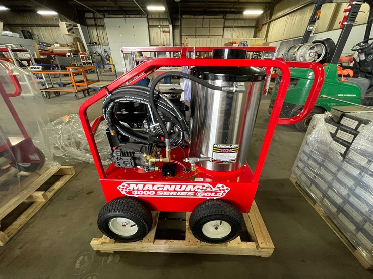 #13224-•-magnum-hot-water-pressure-washer-(b)-image-2