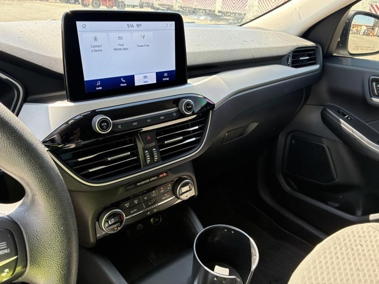 2021-ford-escape-image-17