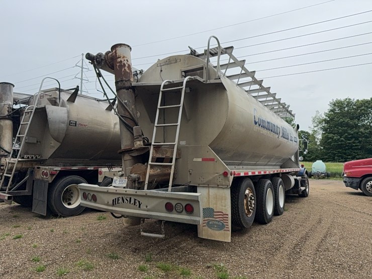 2010-kenworth-bulk-feed-truck-image-5