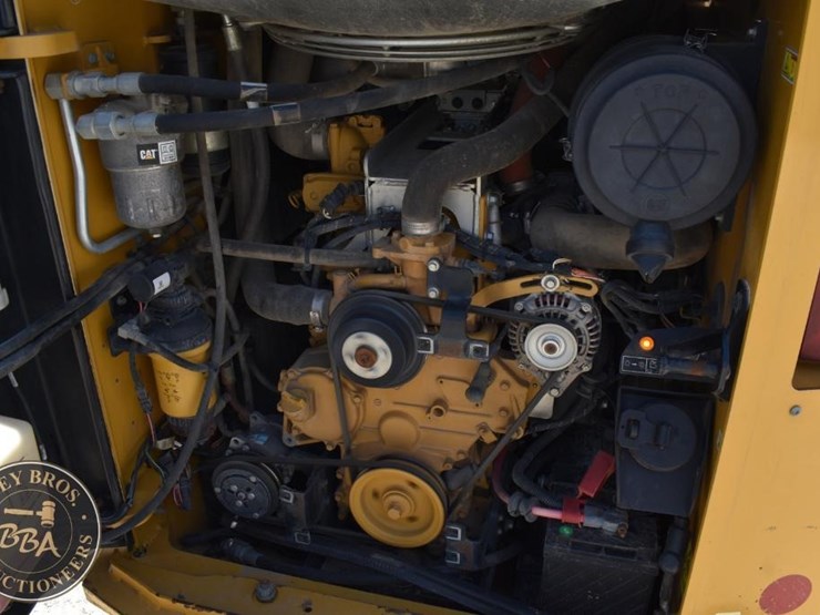 2019-caterpillar-299d2-image-38