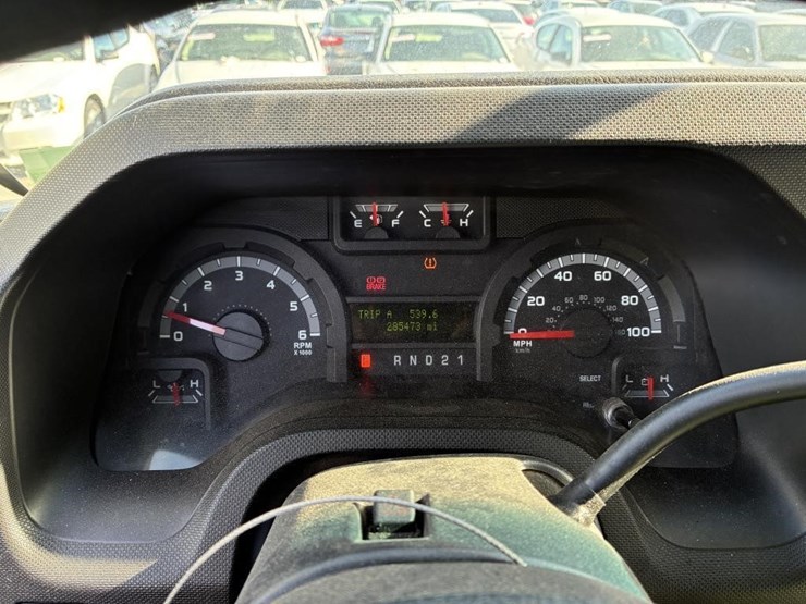 2013-ford-e350-sd-image-16