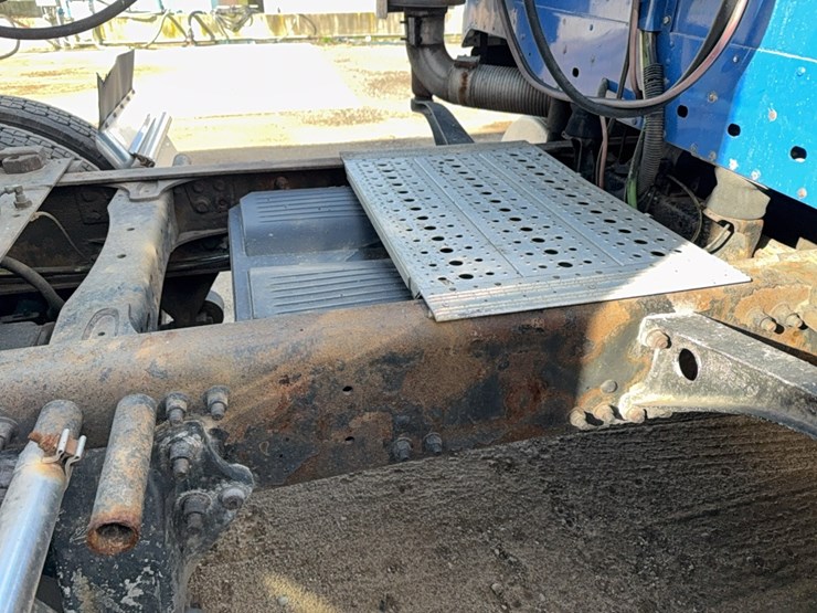 2004-caterpillar-c15-image-21