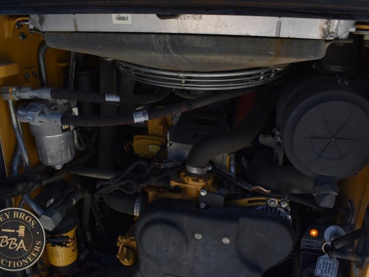 2023-caterpillar-299d3-image-37