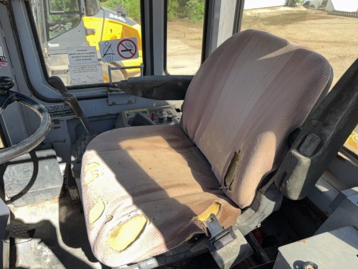 jd-444g-end-loader-image-26