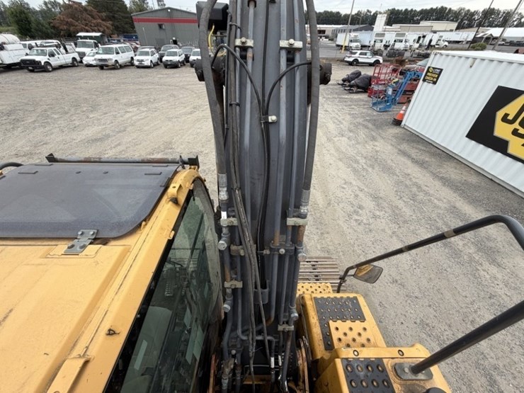 deere-130g-image-27