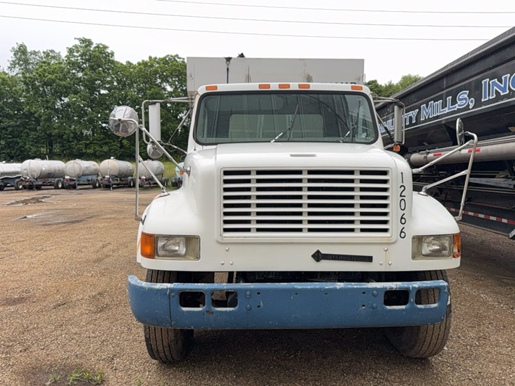 2000-case-ih-4700-image-2