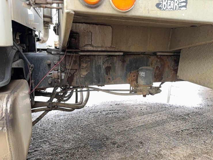 2007-freightliner-bulk-feed-truck-image-13
