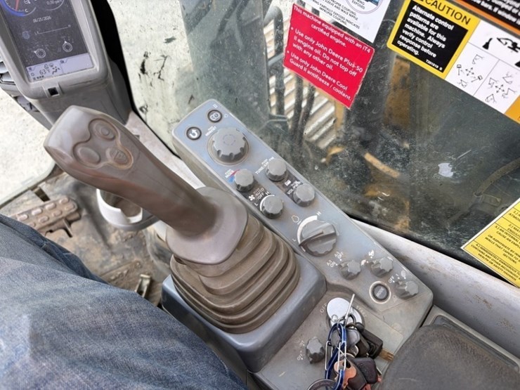 deere-130g-image-36