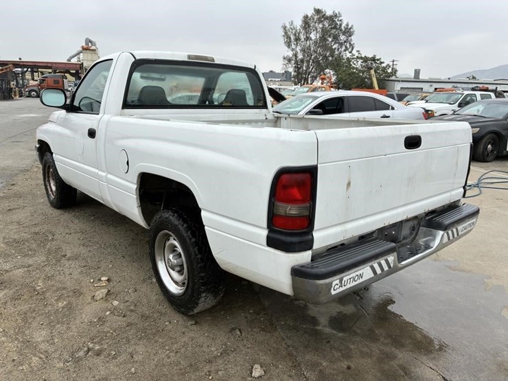 2001-dodge-ram-1500-image-4