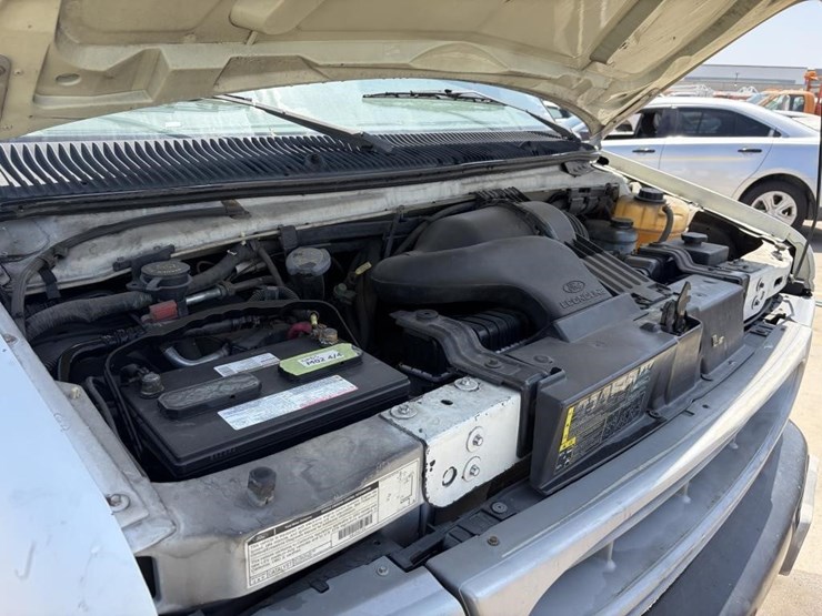 2002-ford-e350-image-9